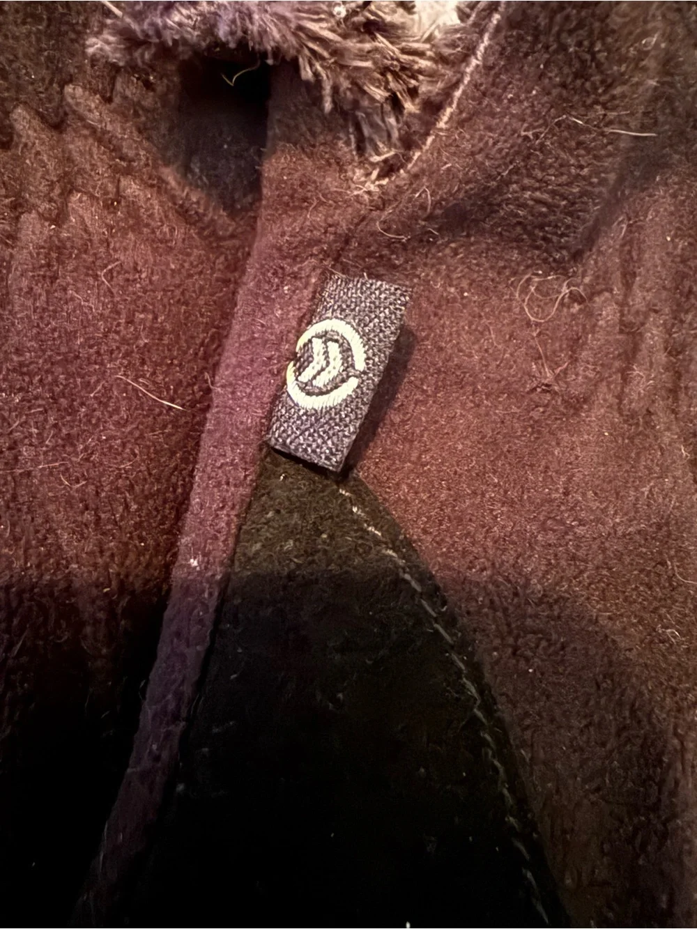 Black Fleece Gloves - Classic Winter Accessory